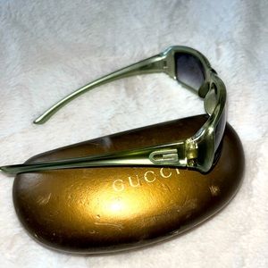 Gucci Vintage 2551/ S LU5 Sunglasses. 
The Perfect 70s quality sunglasses!